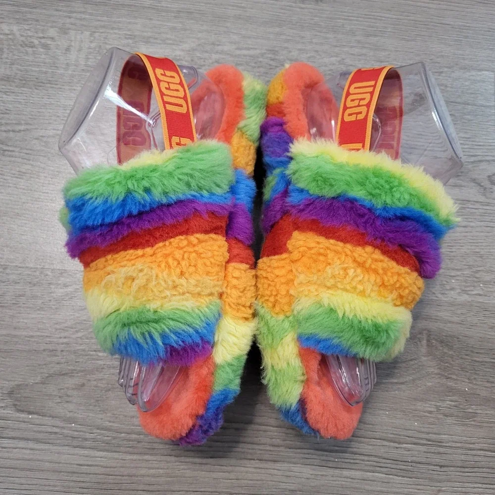 UGG Kids‎ Fluff Yeah Rainbow Slide Sandals Multi Color Faux Fur Girls size 4